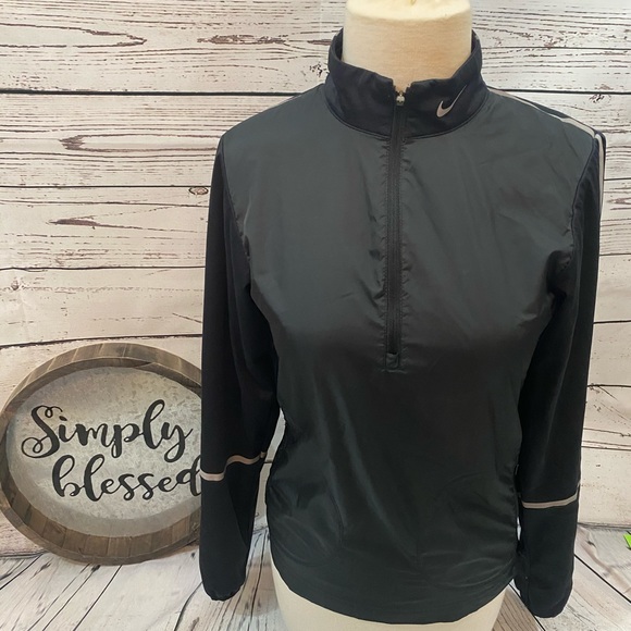 Nike 1/4 ZIP Golf Jacket - Picture 3 of 7